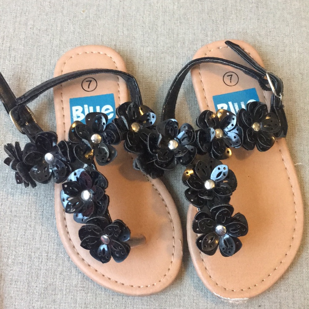 Black flower sandals